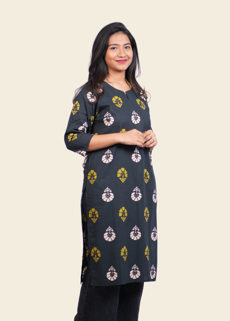 ISHNA Ajrakh Bloom Kurti