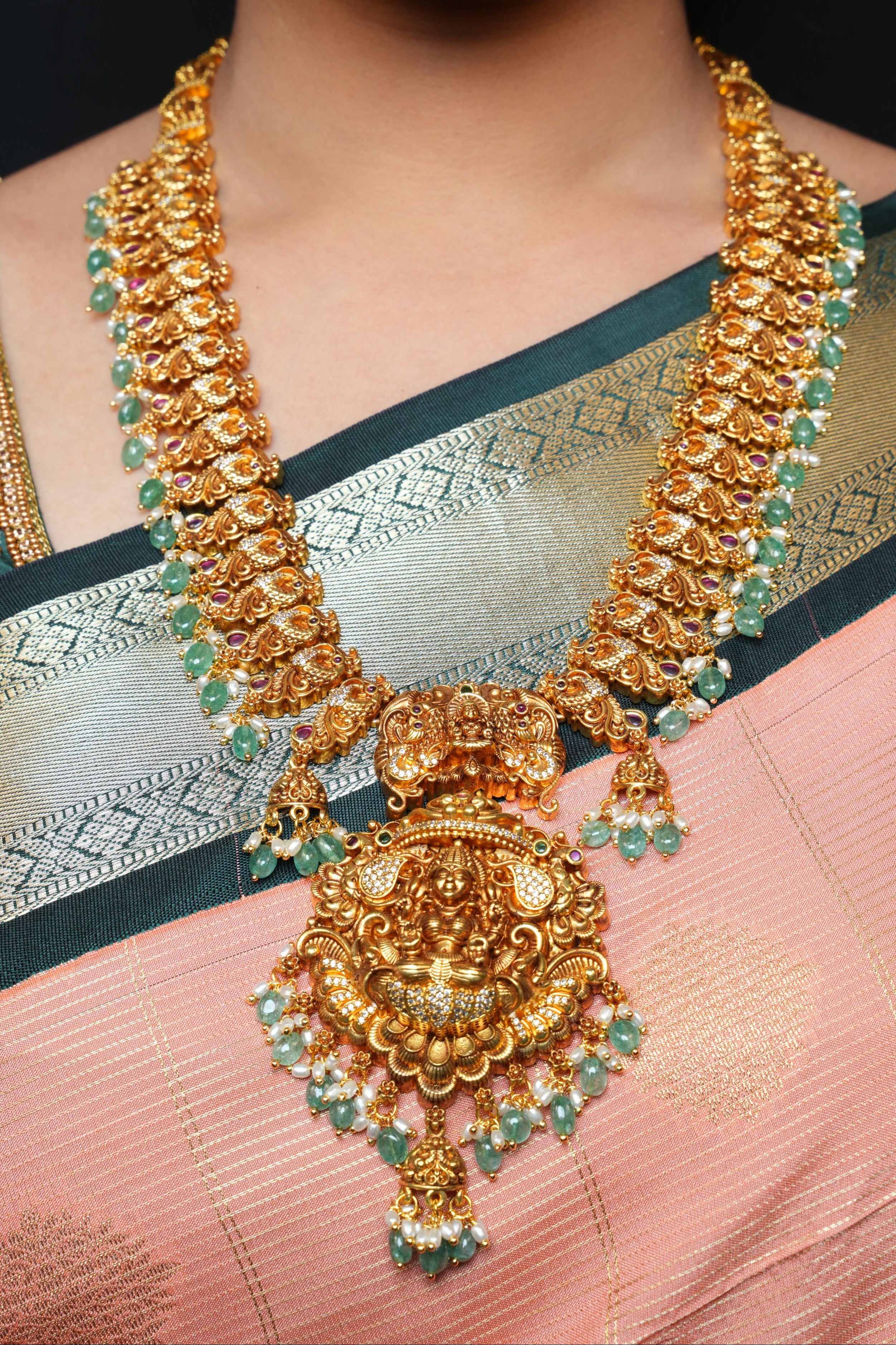 ISHNA Samyukta Grand Haaram Set