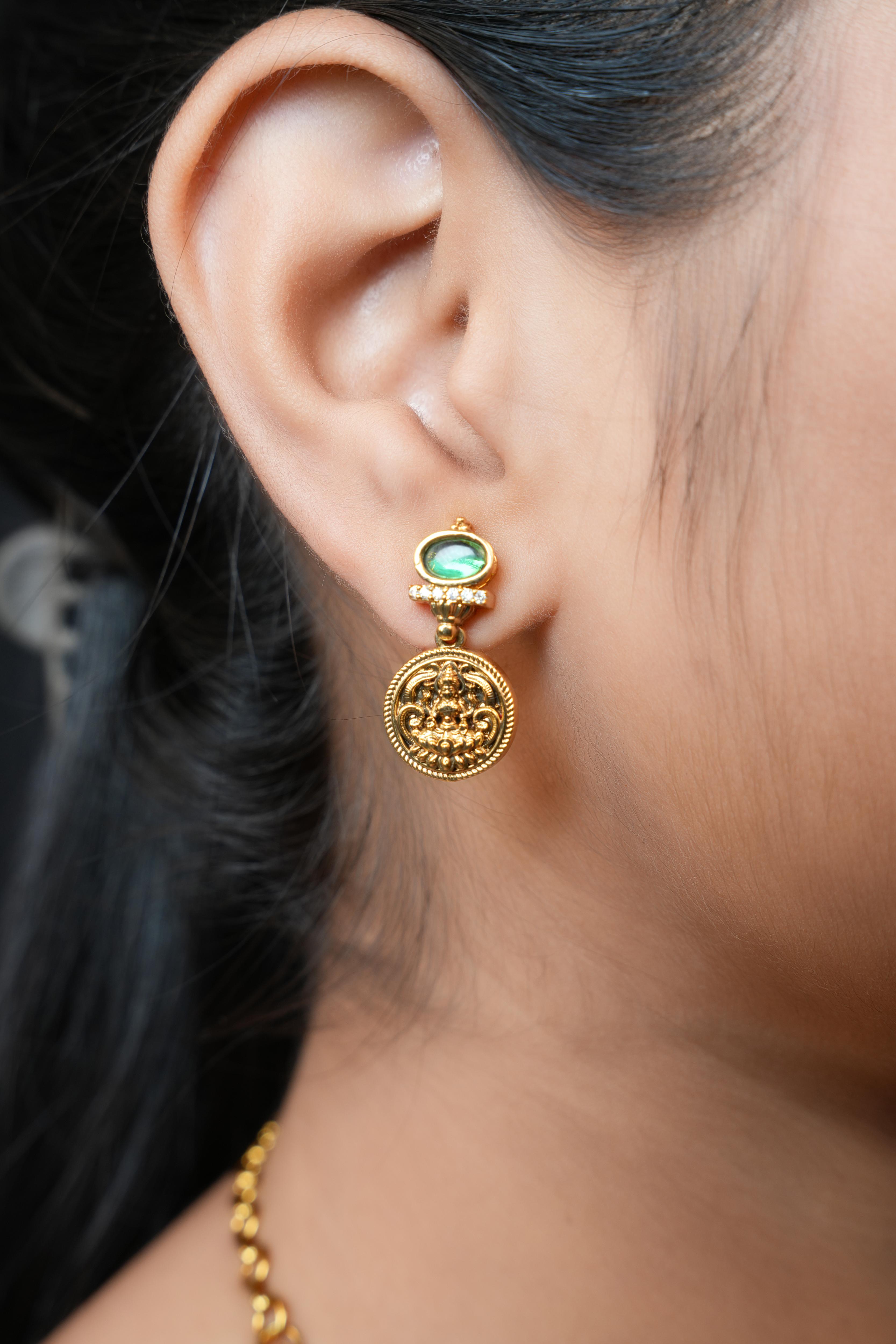 Nila Emerald Kasulaperu Neckset