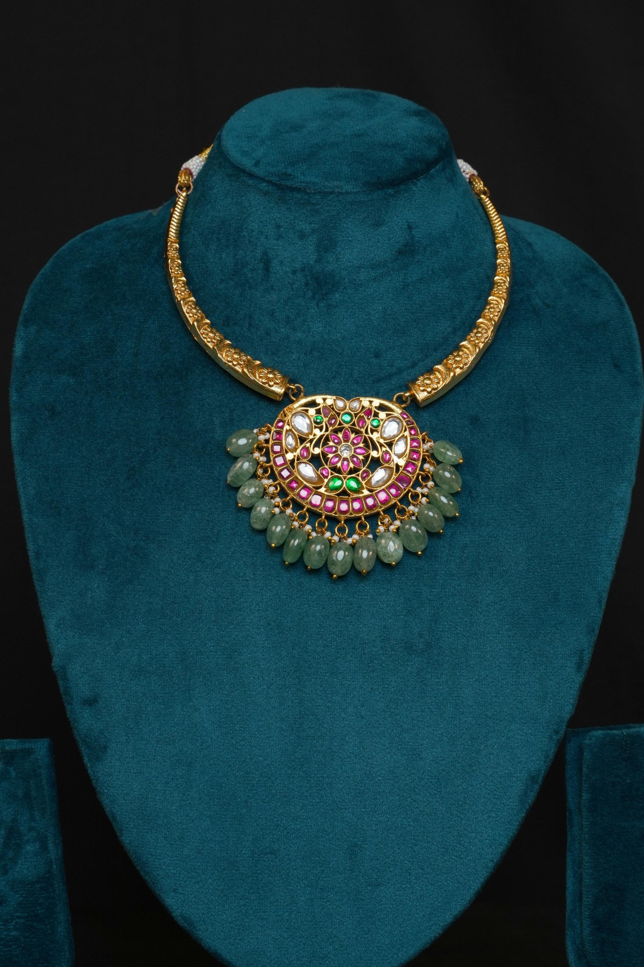 Pendant Siri Mutyam Kante Neckale