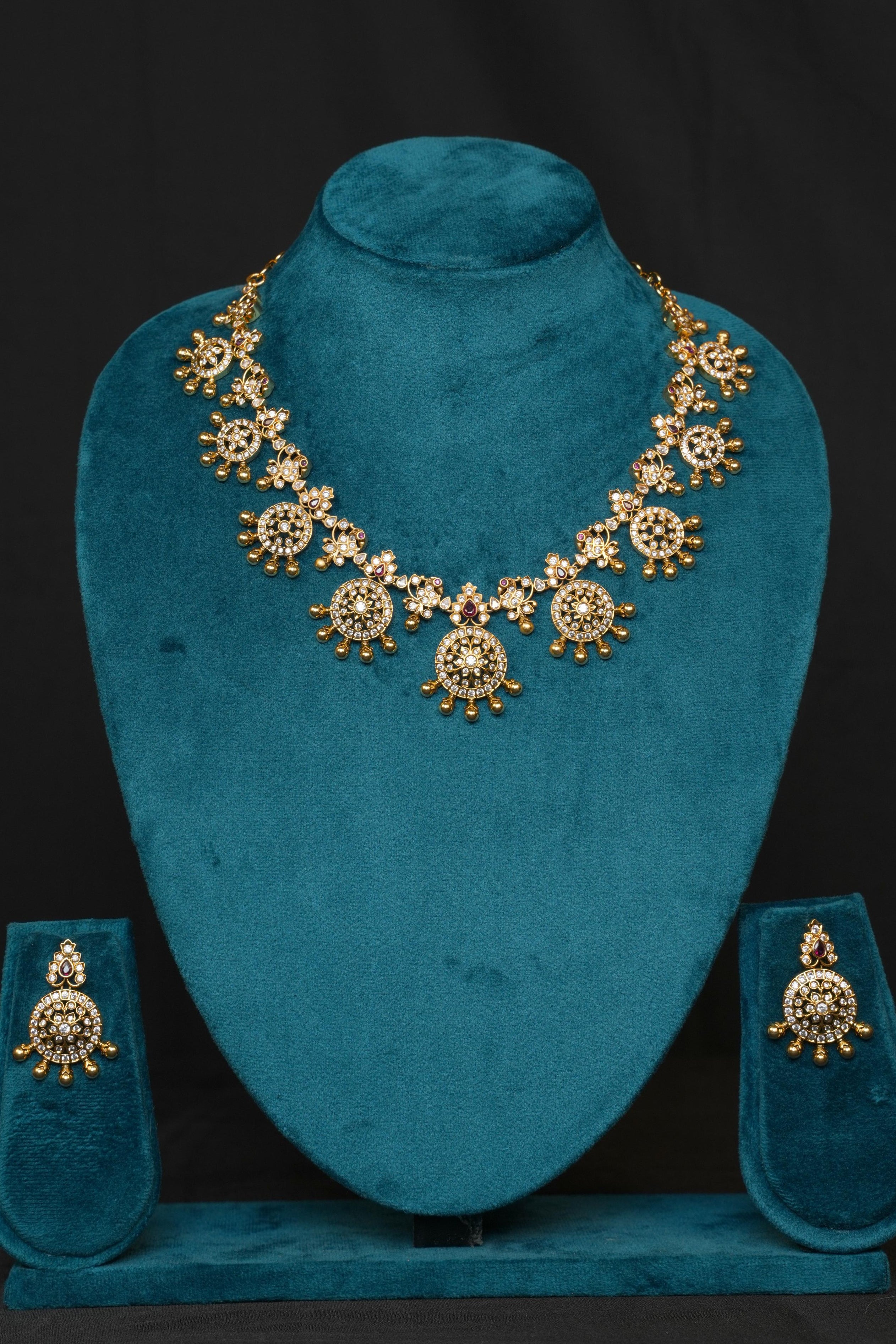Grand Tassel Pendant Neckset