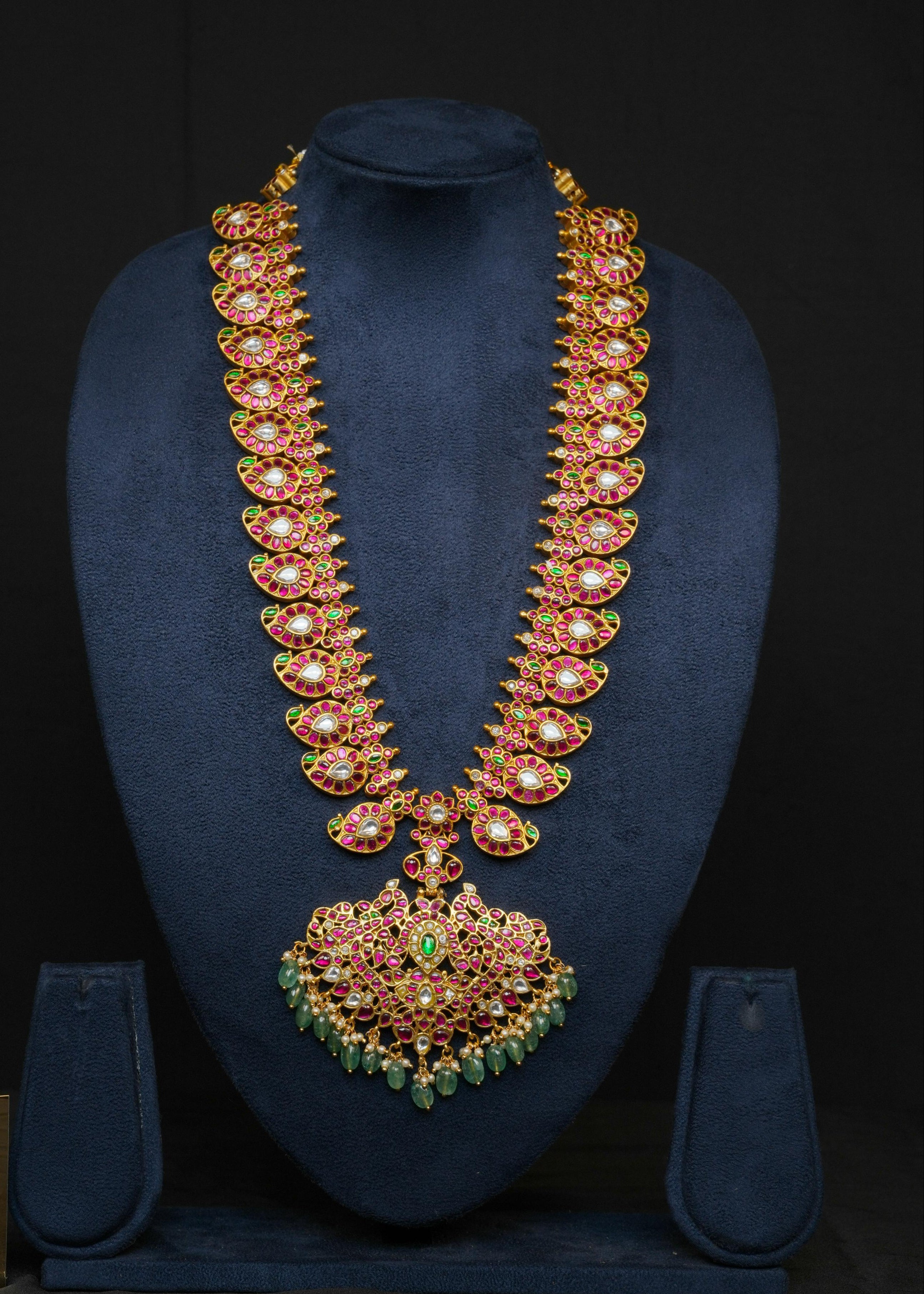 Dhwimukhi Maharani Haaram