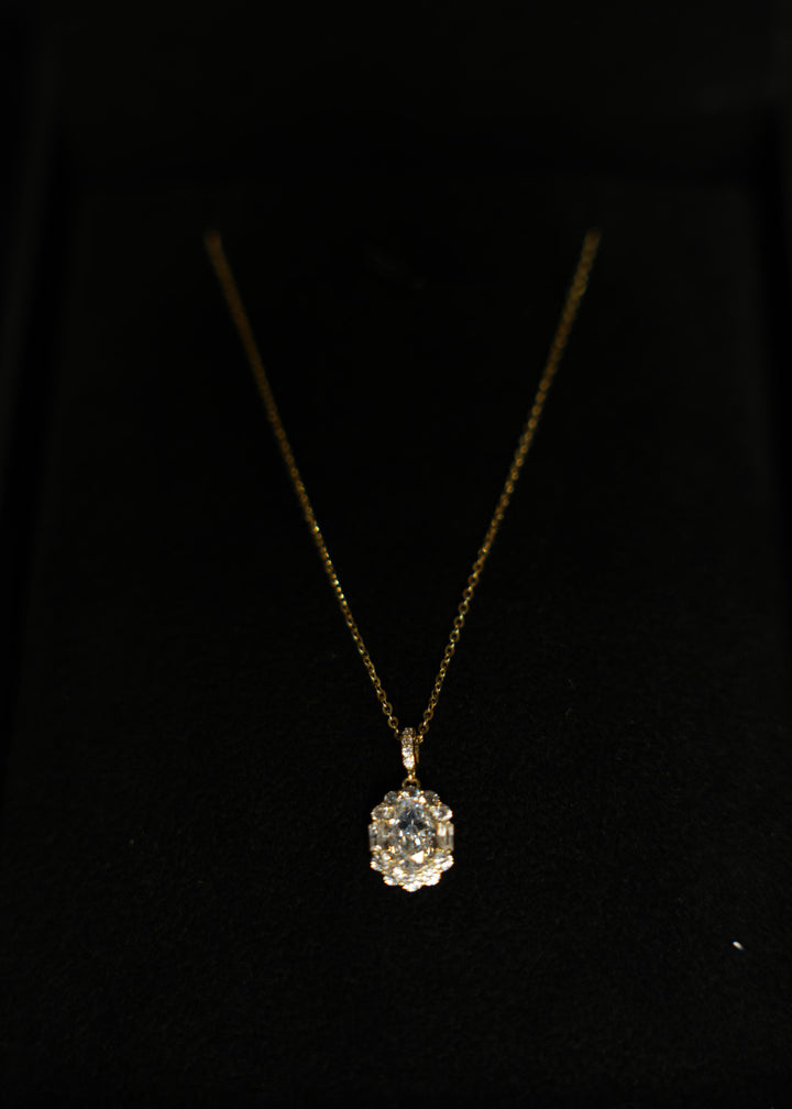 92.5 Sliver Ishna Crystal Oval  Pendant Chain