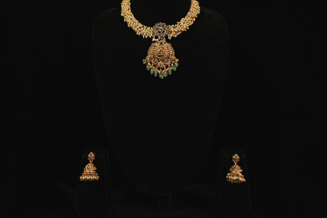 Moonlight Queen's festive Choker Set