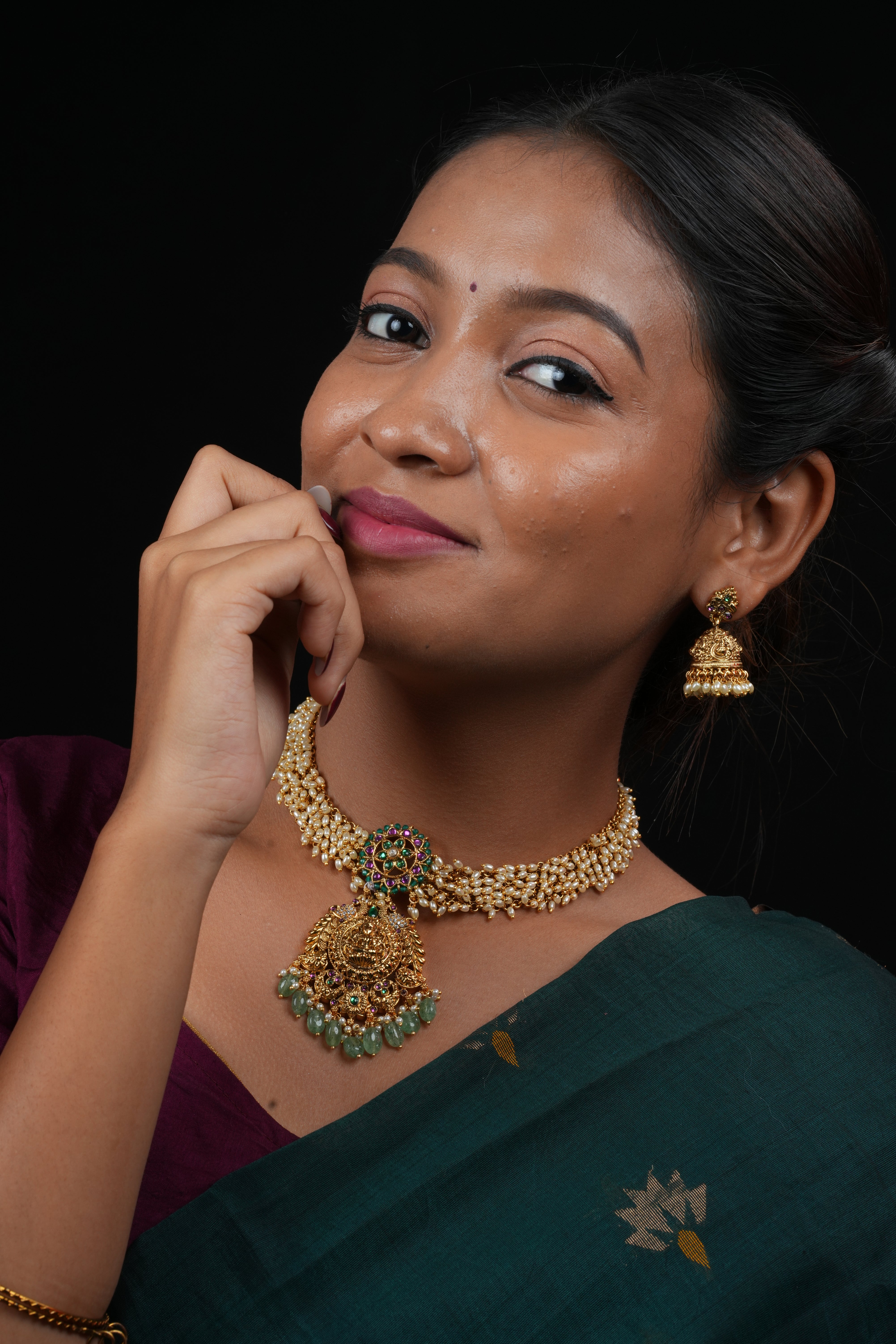 Guttipusalu Emerald Gold Lakshmi  Haram