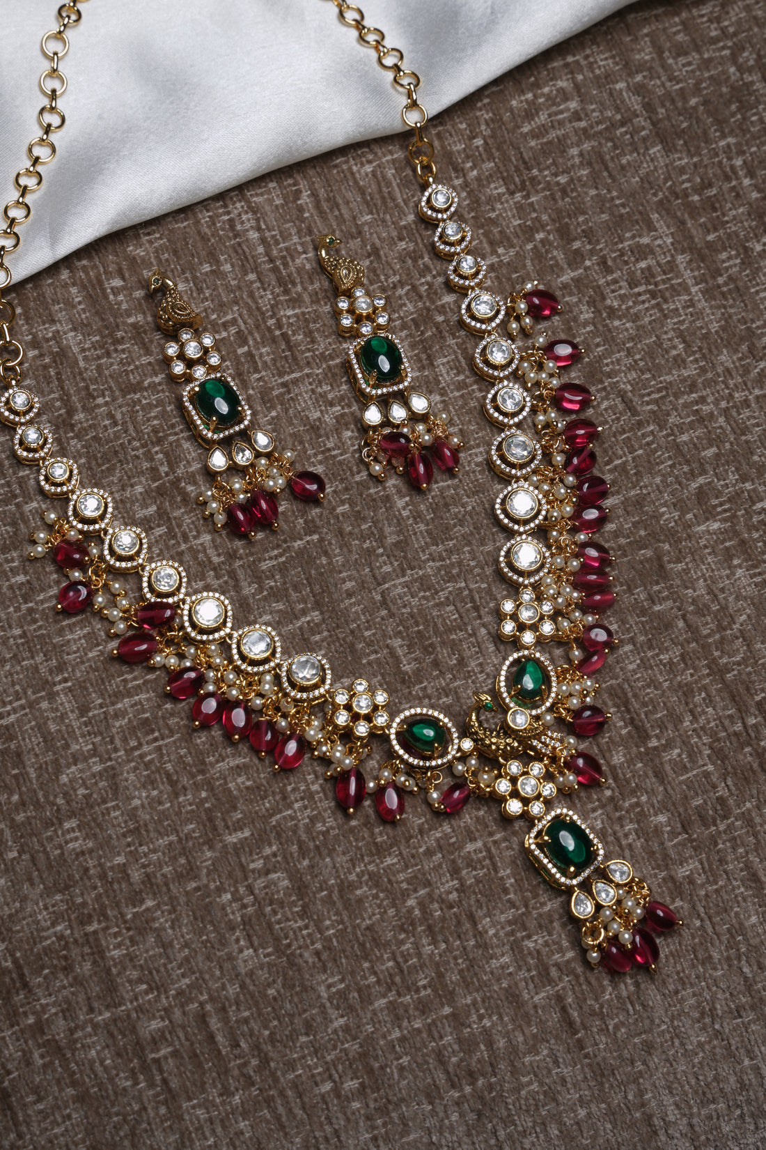 ISHNA Nithyashree Traditional Pearl Set