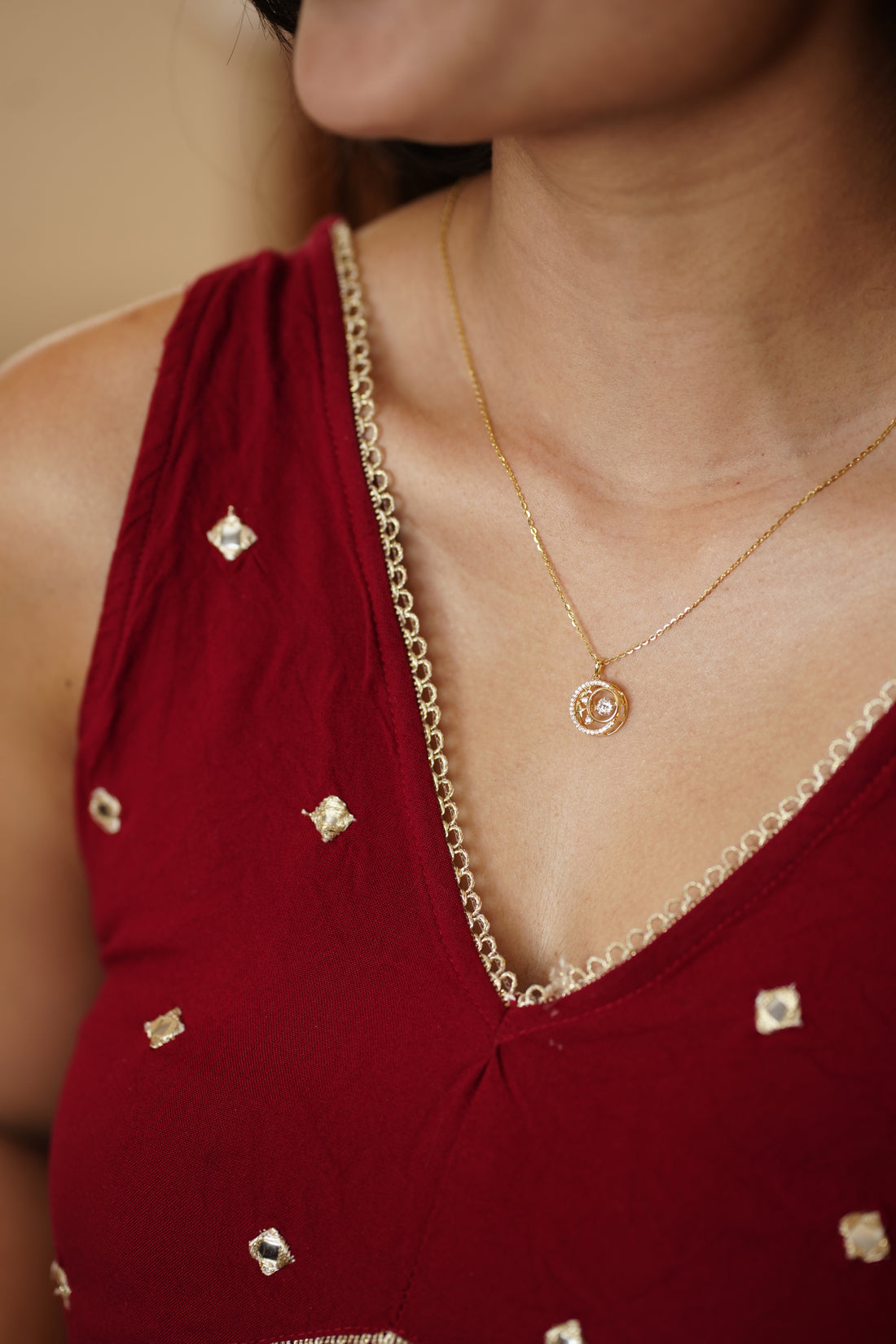 92.5 Sliver Ishna Floral Coin  Pendant Chain