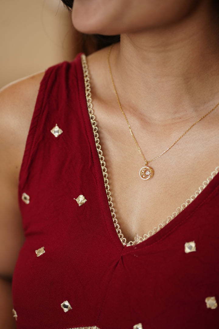 92.5 Sliver Ishna Floral Coin  Pendant Chain