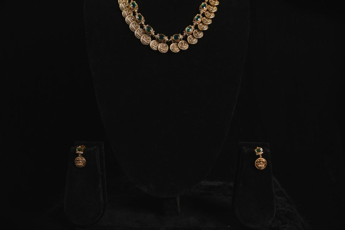 The Nila Emerald Kaasu