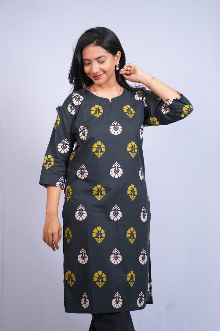 ISHNA Ajrakh Bloom Kurti