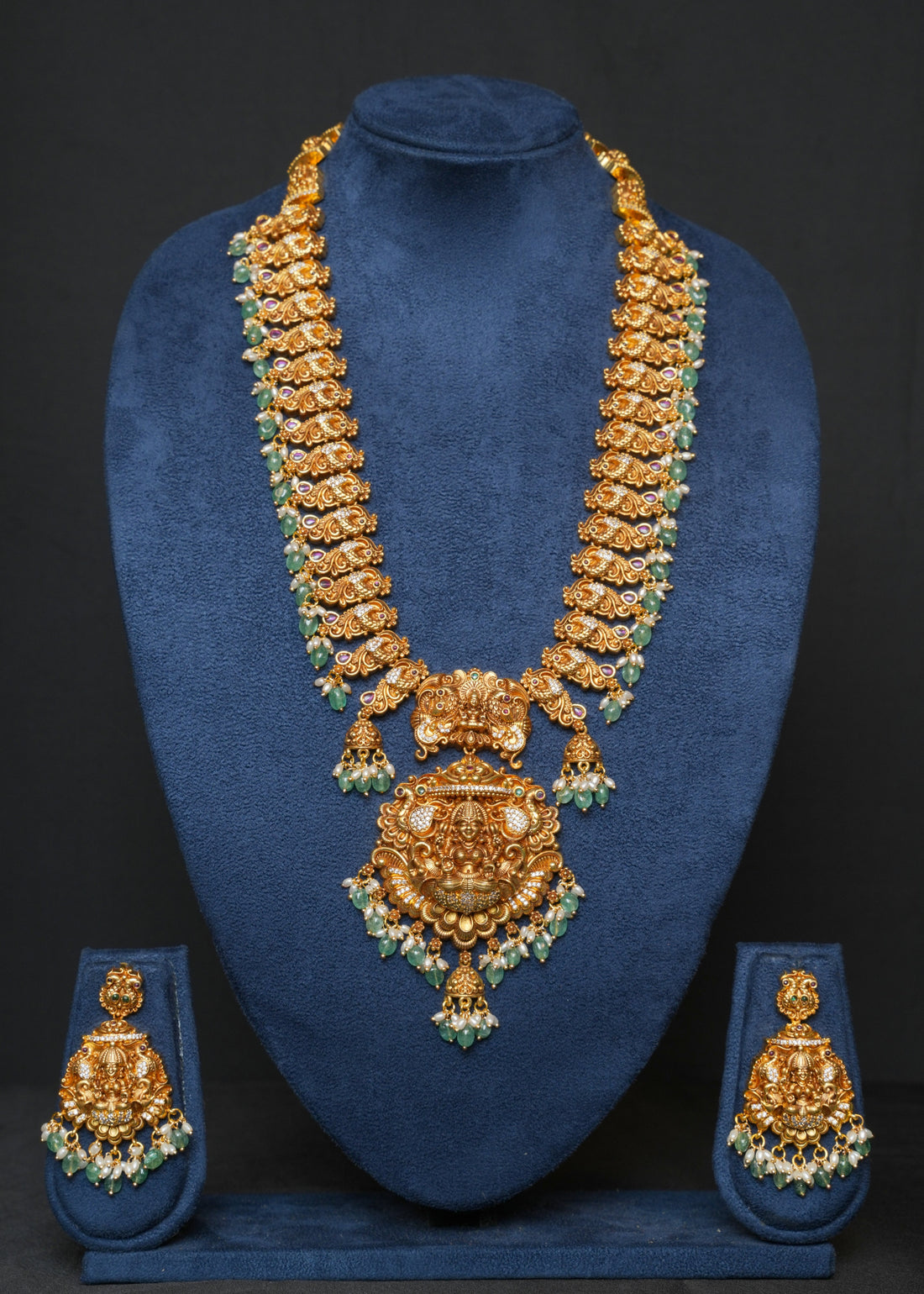 ISHNA Samyukta Grand Haaram Set