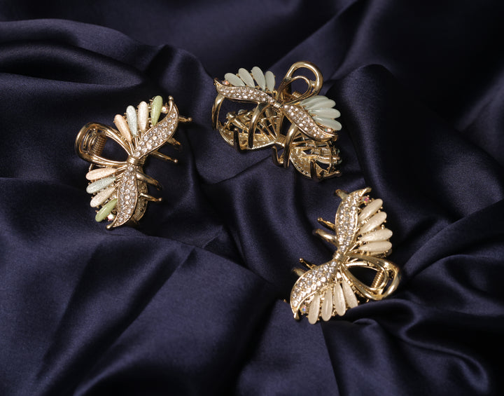 Dainty Pearl Wing Mini Claws