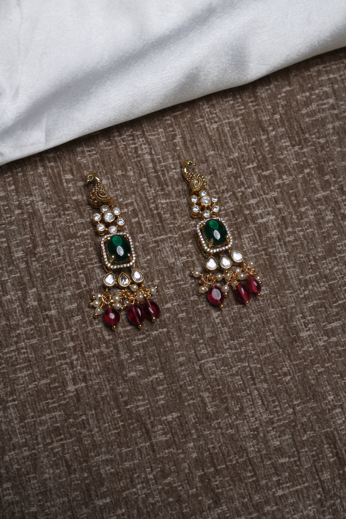 ISHNA Nithyashree Traditional Pearl Set