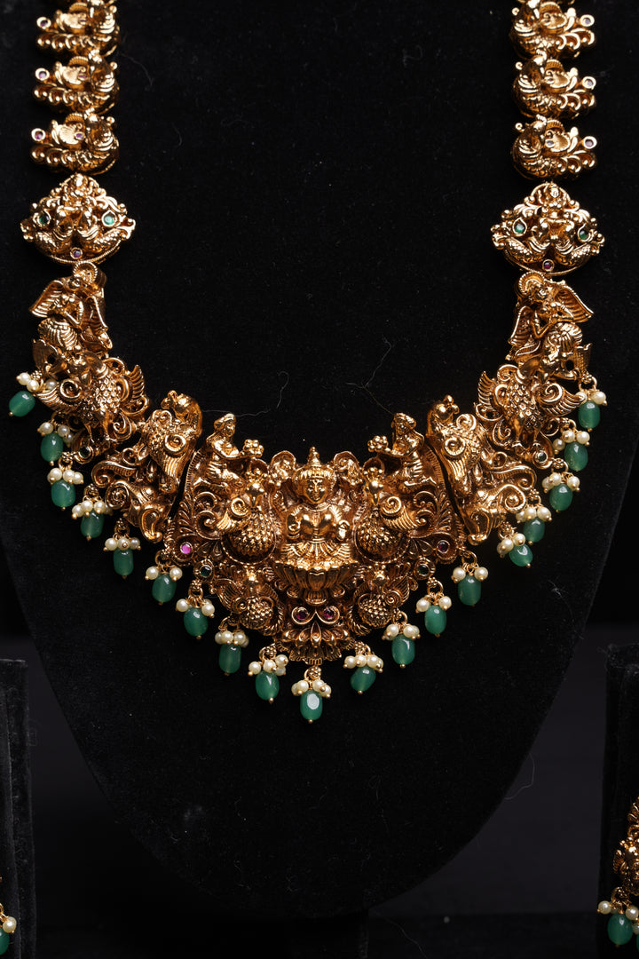 ISHNA Sri Lakshmi Vaibhav Temple Necklace Set