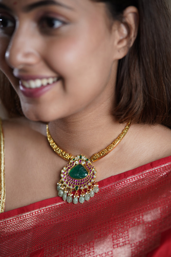 Regal Kanthi Necklace with Hand-Caved Center Stone