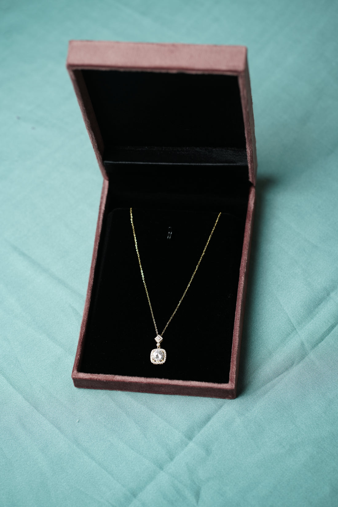 92.5 Sliver Ishna Crystal Square Pendant Chain