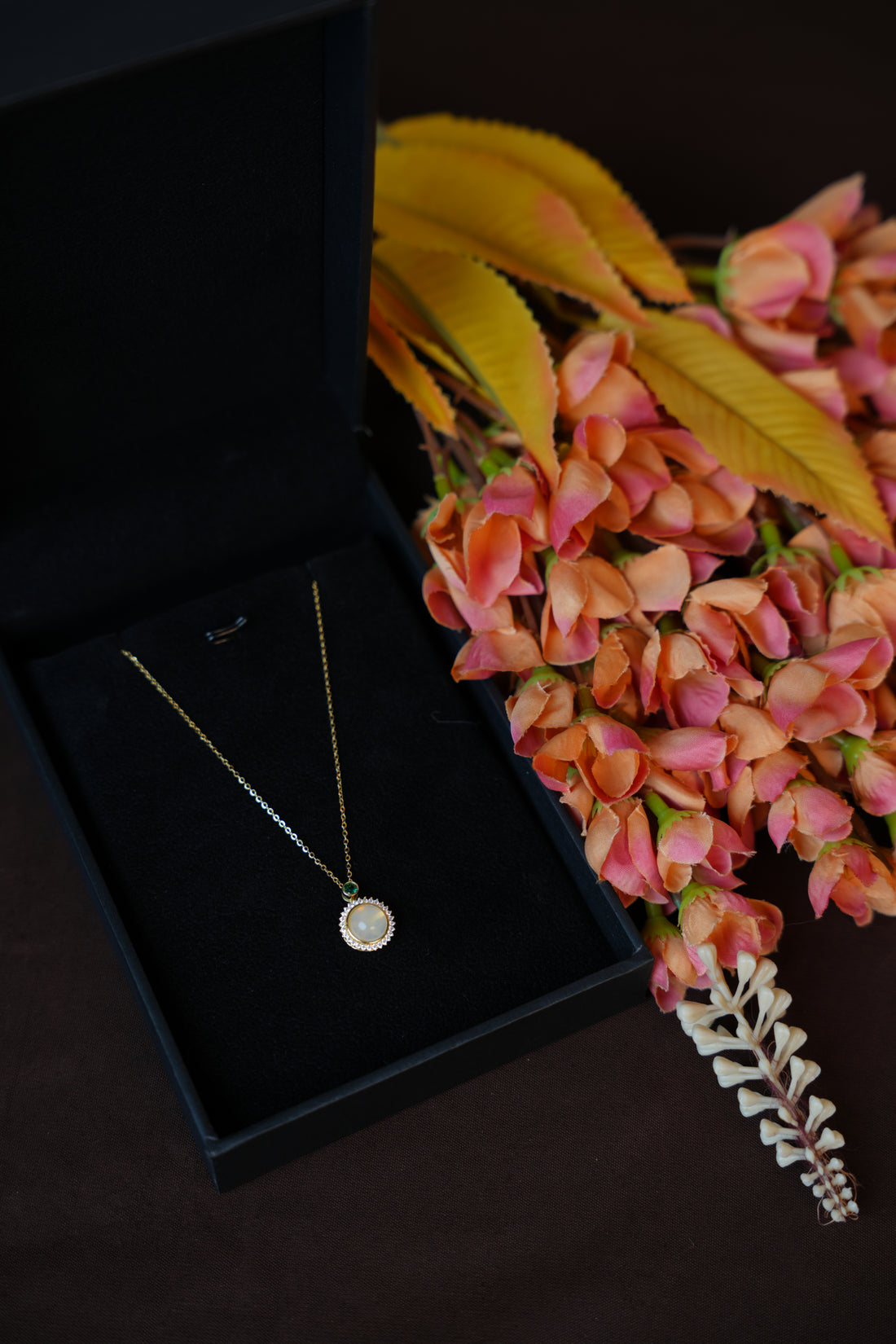 92.5 Silver Ishna Crystal Halo Pendant Chain