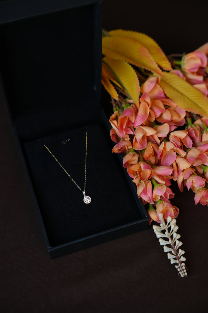 92.5 Silver Ishna Crystal Circle Pendant Chain