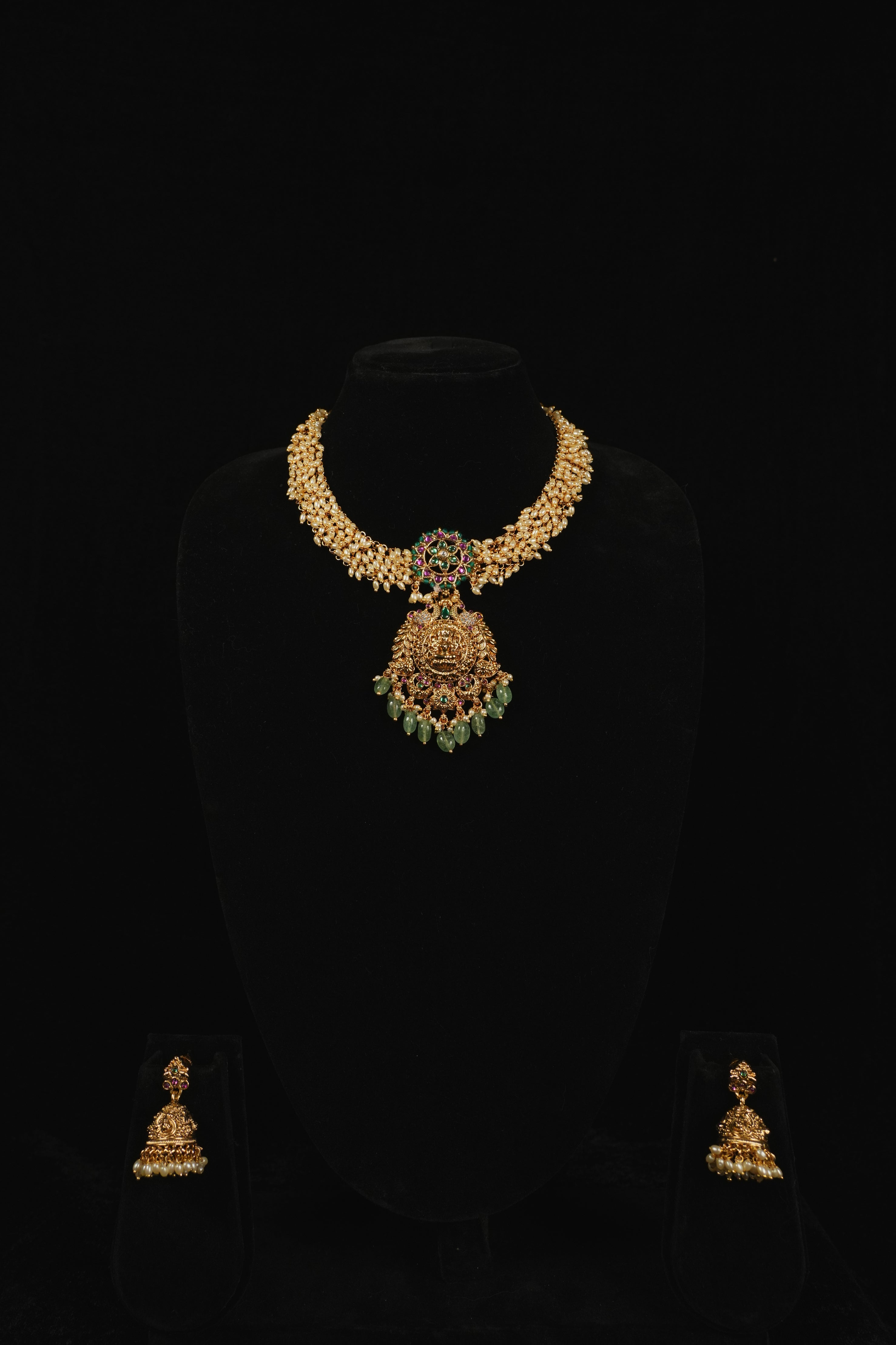 Moonlight Queen's festive Choker Set