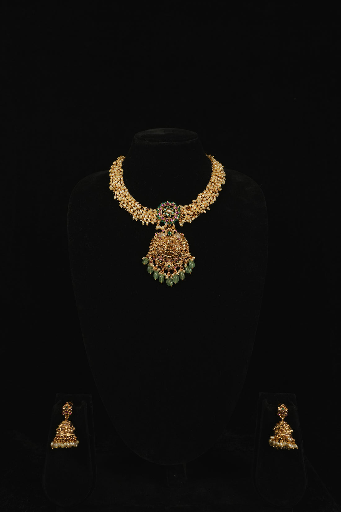 Moonlight Queen's festive Choker Set