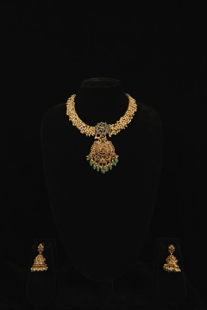 Moonlight Queen's festive Choker Set