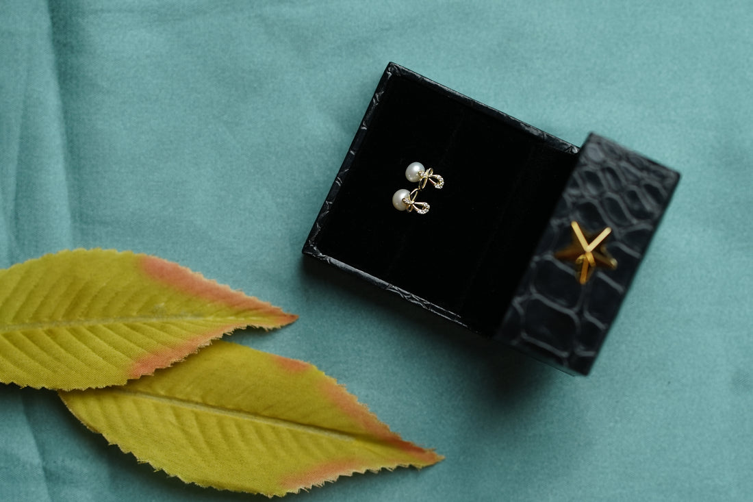 92.5 Silver Bella Ribbon Pearl Studs