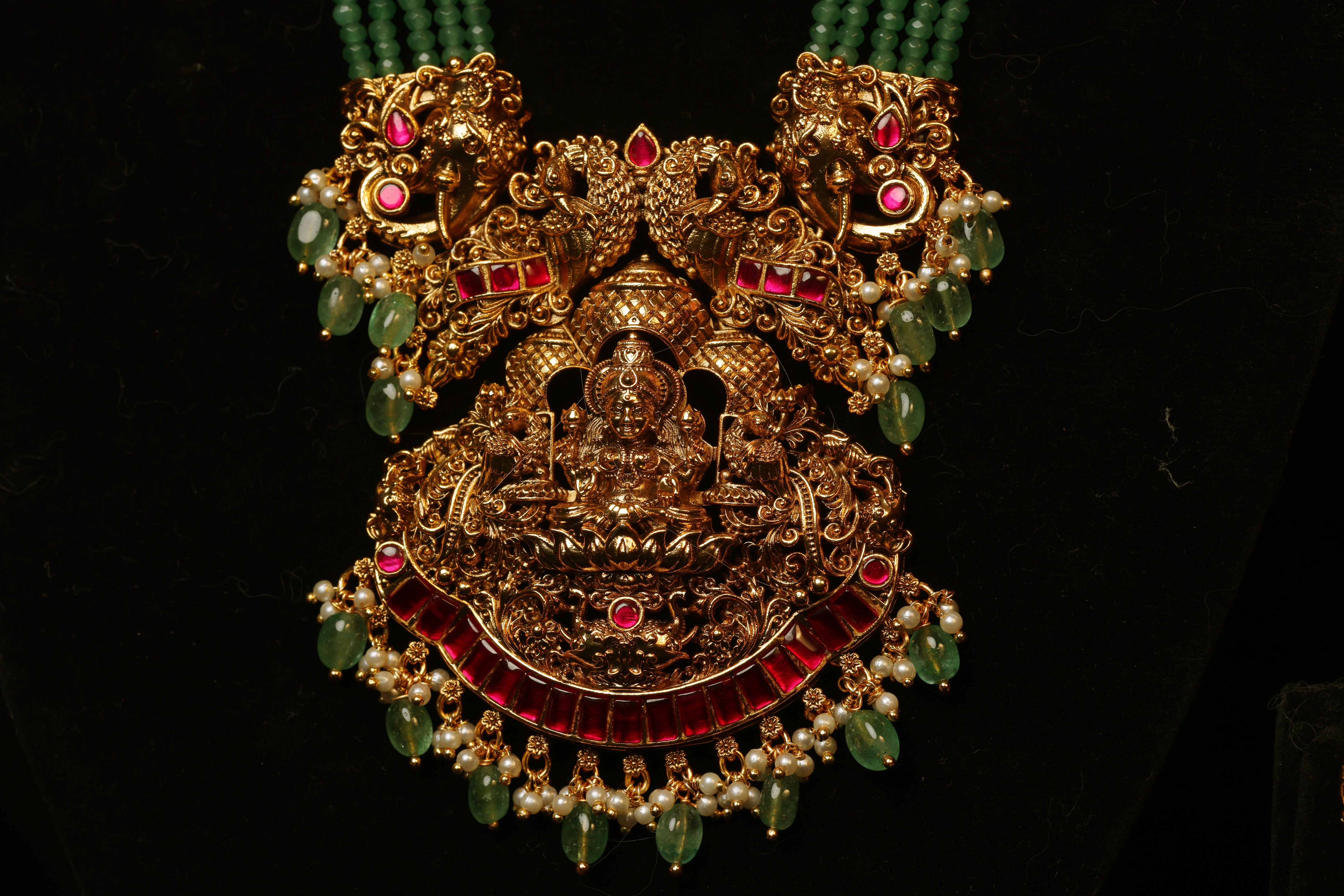 Emerald Markata Mala Set