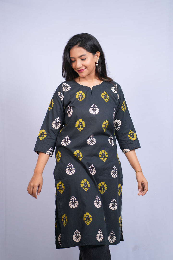 ISHNA Ajrakh Bloom Kurti