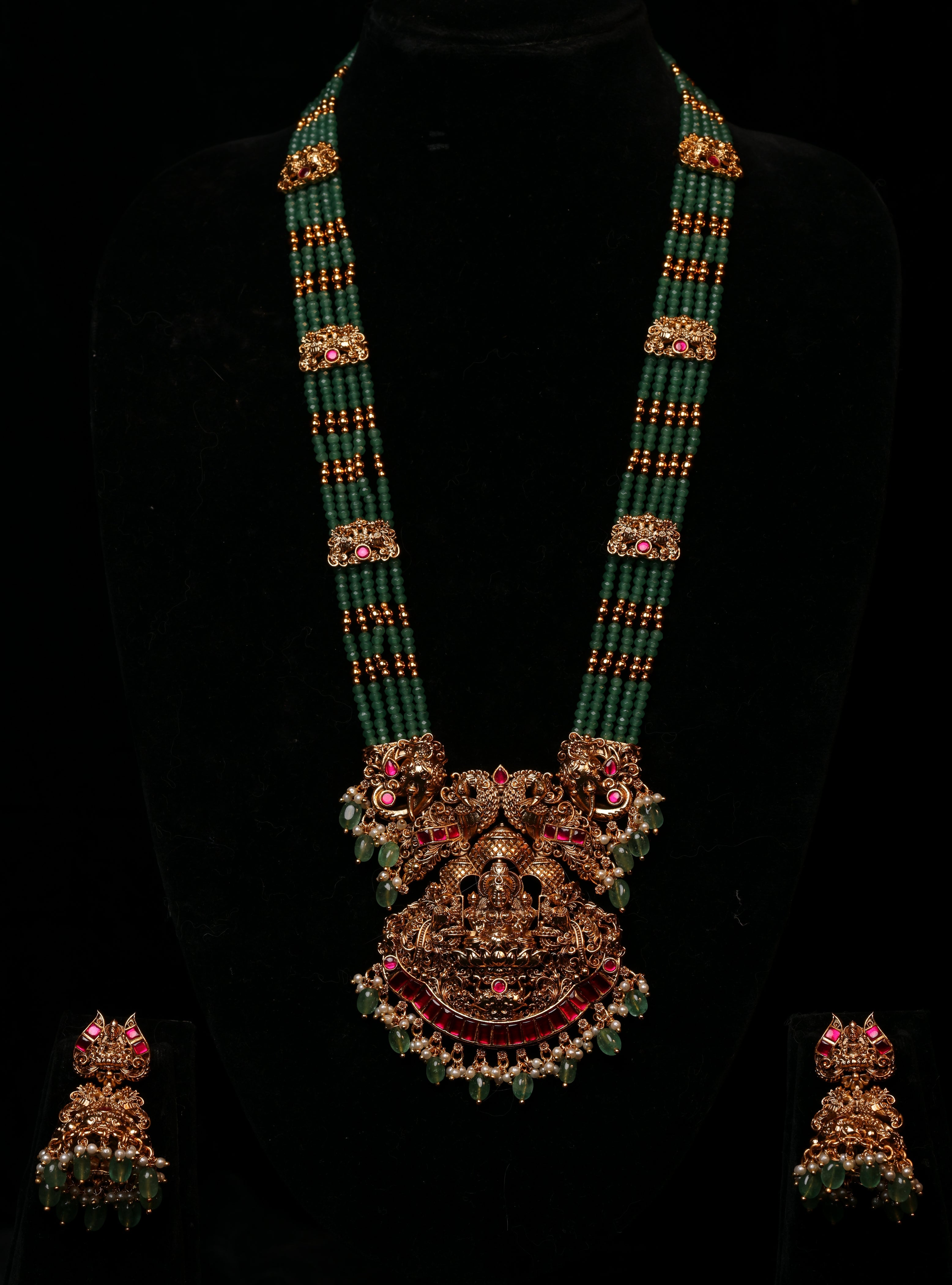 Emerald Markata Mala Set