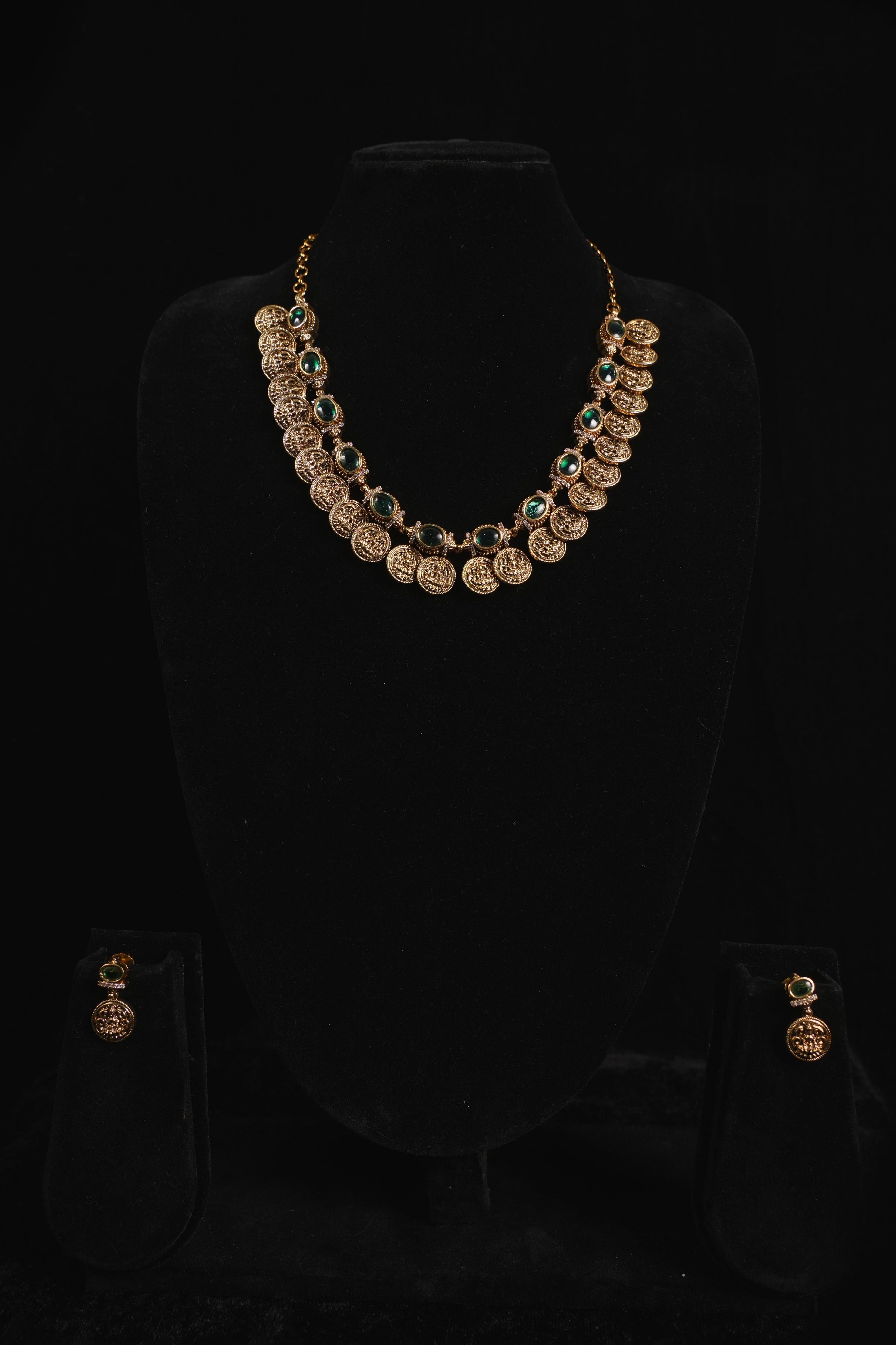 The Nila Emerald Kaasu