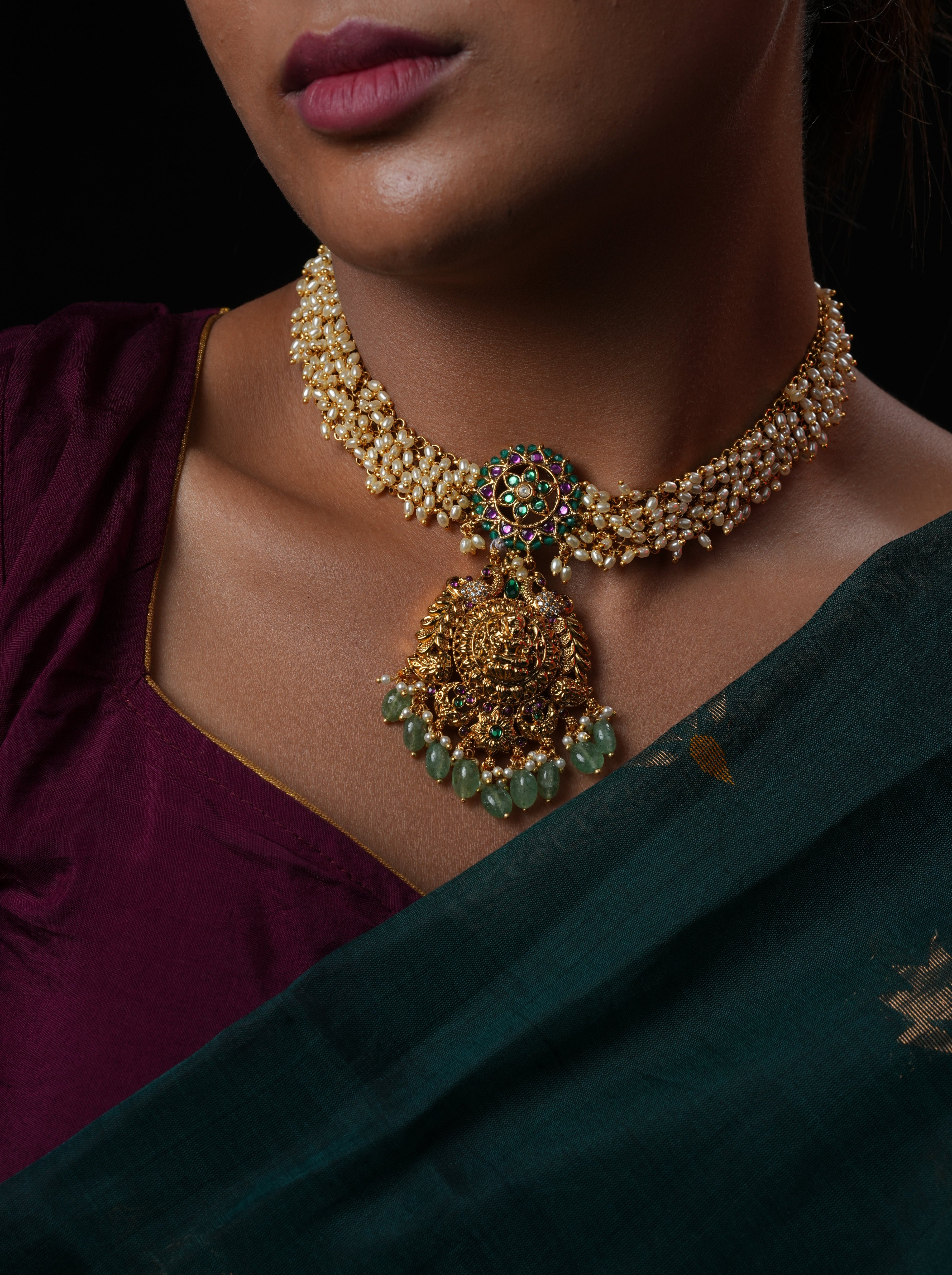 Moonlight Queen's festive Choker Set