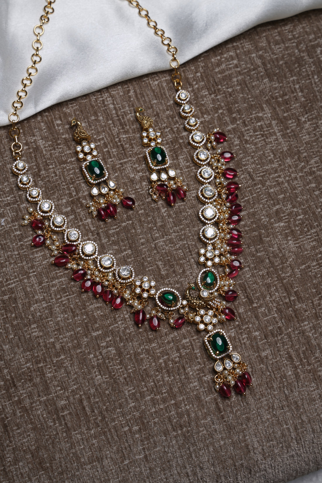 ISHNA Nithyashree Traditional Pearl Set