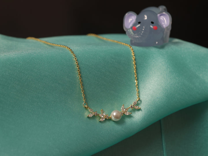 Pearl Whisper Floral Chain